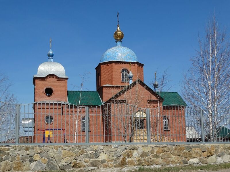 Файл:Храм Воскресения Христова в посёлке Бреды, Челябинская область.jpg